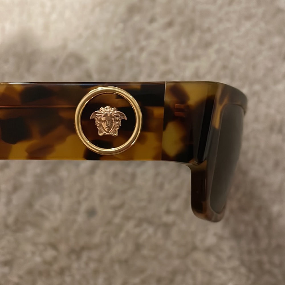 Versace sunglasses - Picture 7 of 9